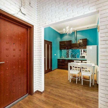 Stylish Apartment With A Balcony Overlooking The Park Odessa Dış mekan fotoğraf