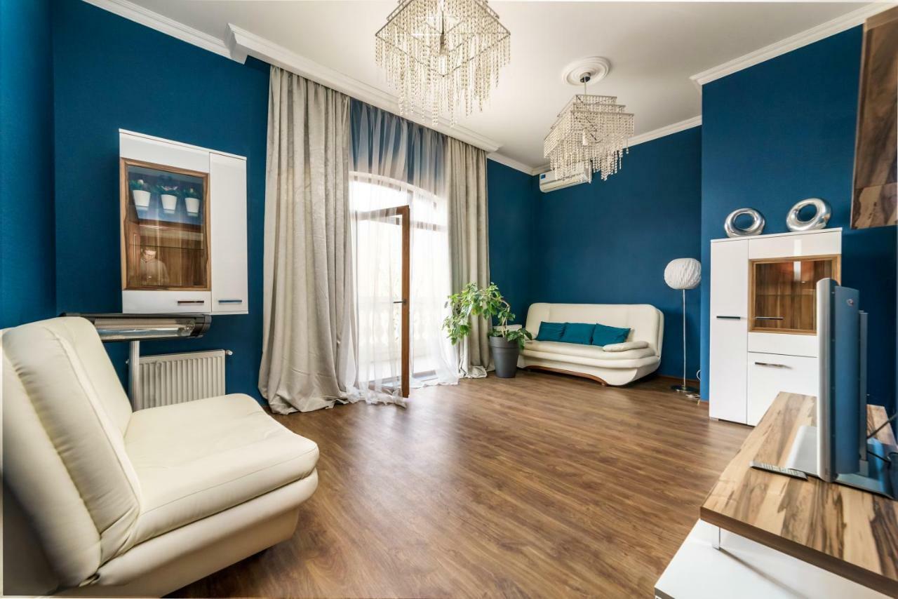 Stylish Apartment With A Balcony Overlooking The Park Odessa Dış mekan fotoğraf